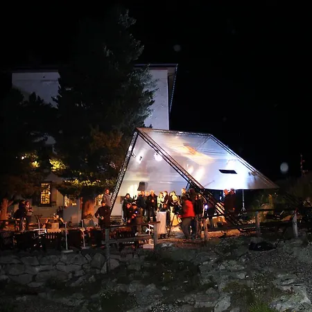 Hotel Weisshorn Sur St-luc 2337m 2*